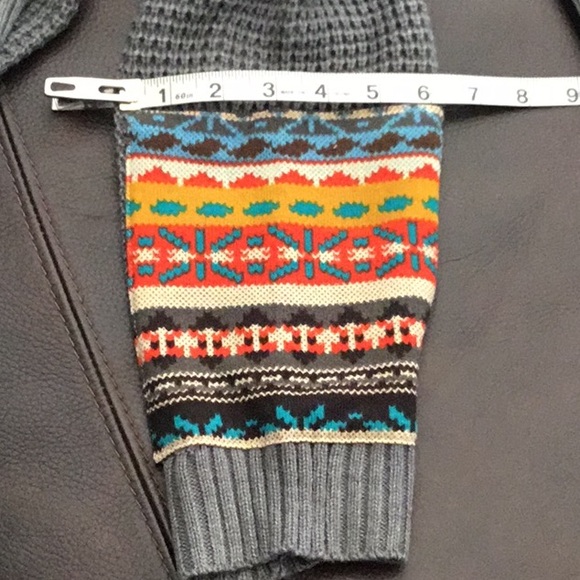 NWT sweater with “patchwork” on sleeves, size M, by SHEIN\Emery Rose. Fits big. - Picture 9 of 9